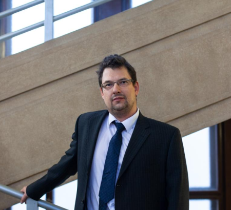  ◳ Zdeněk Sofer (edited 19.3.26 14:35:37) (png) → (šířka 450px)